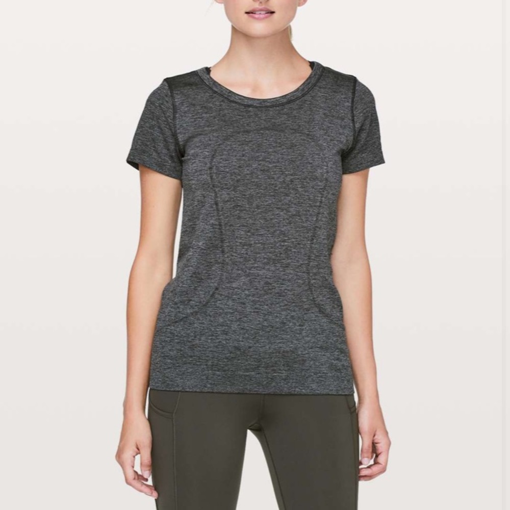 Lululemon Swiftly Tech Short Sleeve Relaxed size 4